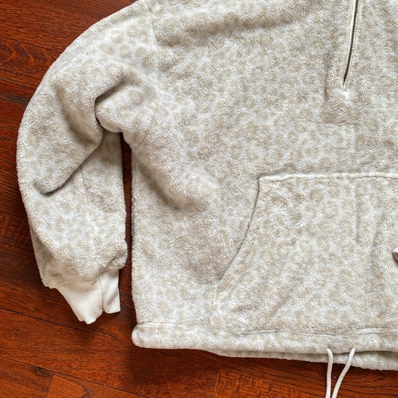 Old Navy Fleece Pullover with Cheetah Print - Picture 6 of 7